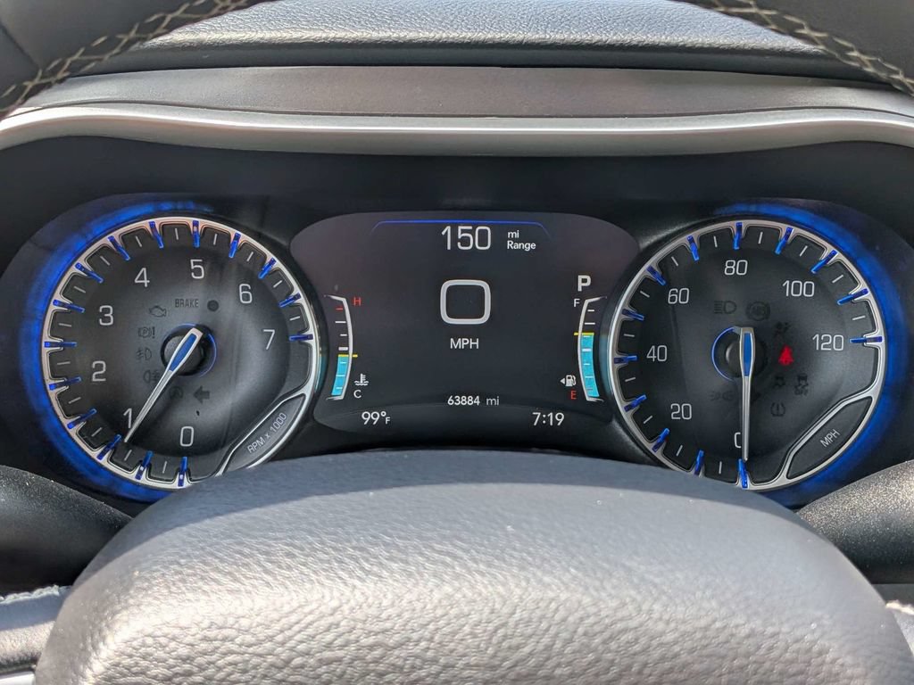 Used 2024 Chrysler Pacifica Touring-L FWD image 37