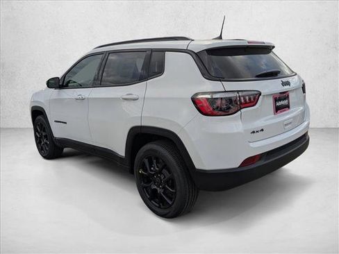 New 2026 Jeep Compass Latitude image 9