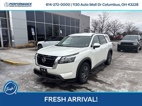 Used 2024 Nissan Pathfinder SV image 8