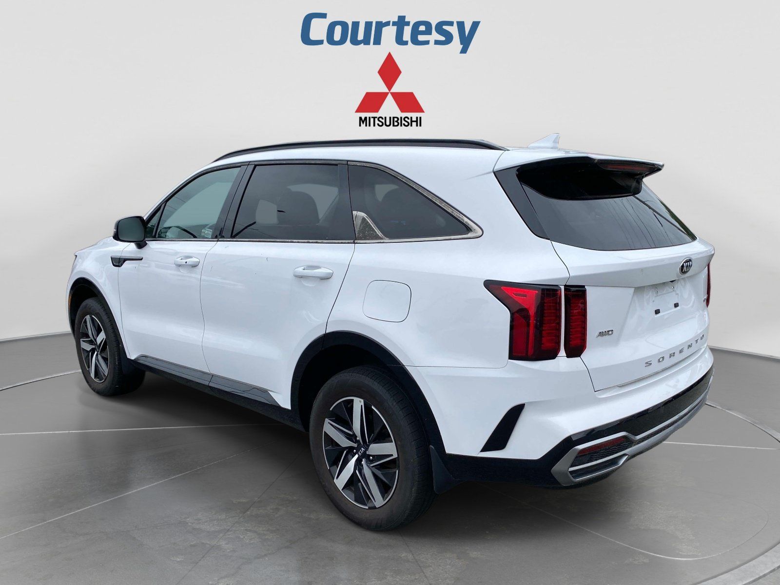 Used 2021 Kia Sorento EX w/ Panoramic Sunroof Package AWD/4WD image 3