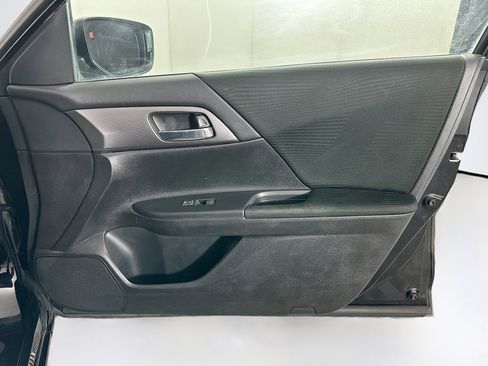 Used 2014 Honda Accord LX image 28