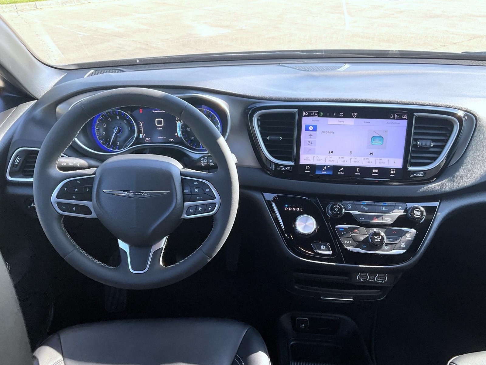 Used 2025 Chrysler Pacifica Select FWD image 14