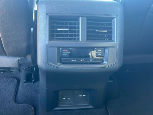 Used 2023 Volkswagen Atlas SE AWD/4WD image 15