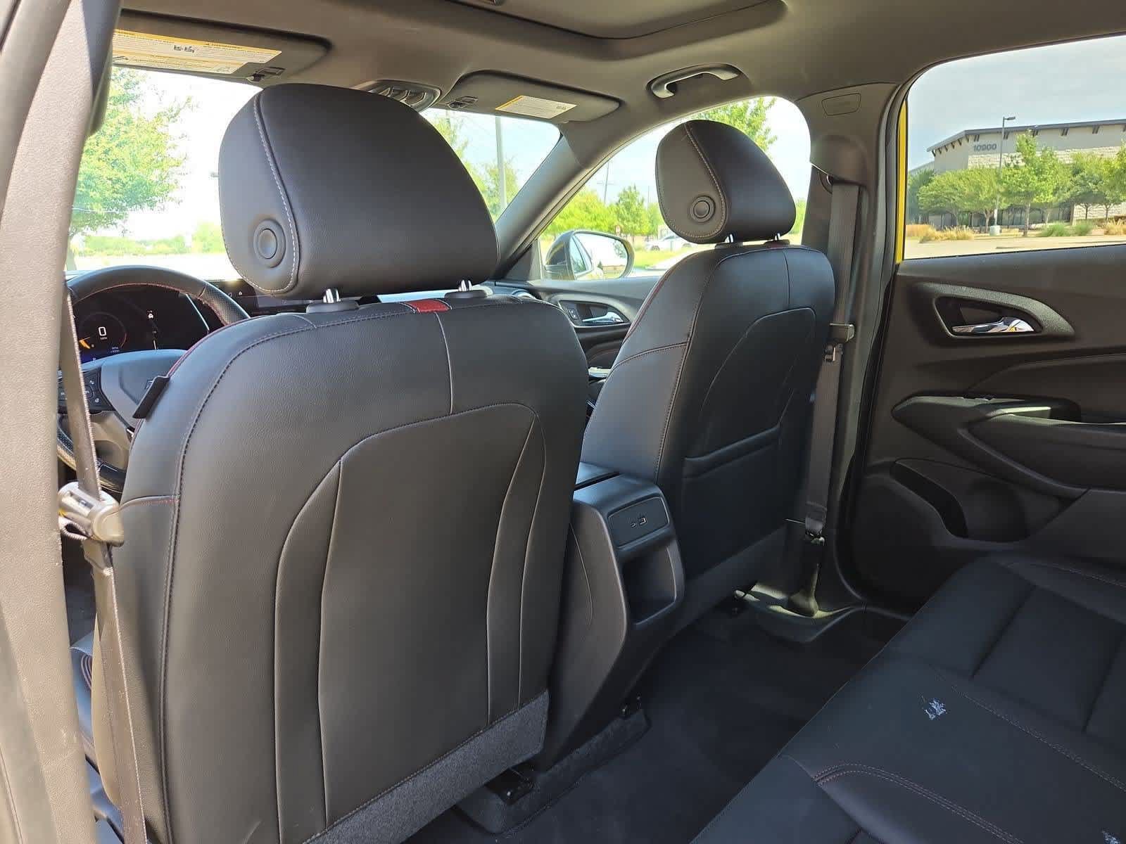 Used 2024 Chevrolet Trax RS w/ Sunroof Package FWD image 16