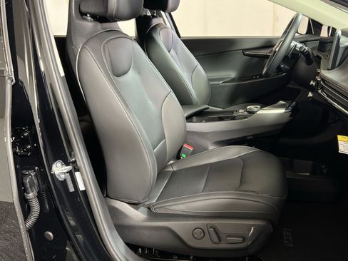 New 2025 Kia EV6 Wind image 26
