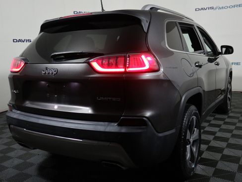 Used 2019 Jeep Cherokee Limited AWD/4WD image 6