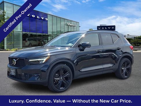 Certified 2023 Volvo XC40 B5 Plus w/ Climate Package AWD/4WD image 3