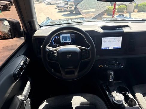 Used 2022 Ford Bronco 4-Door AWD/4WD image 11