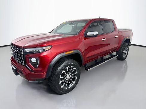 Used 2024 GMC Canyon Denali AWD/4WD image 3