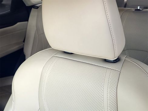 Used 2022 Lexus RX 350L Luxury image 14