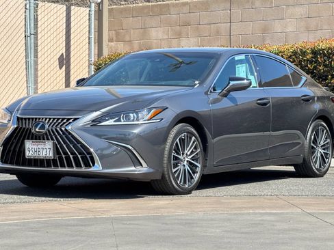 Certified 2025 Lexus ES 300h w/ Premium Package FWD image 8