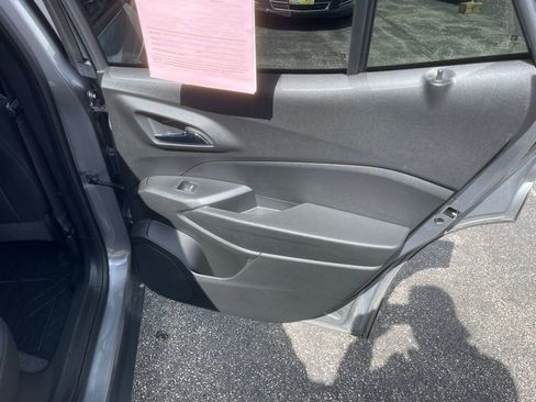 Used 2024 Chevrolet Trax RS w/ Sunroof Package image 24