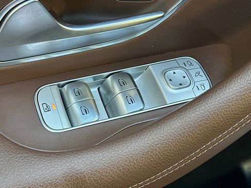 Used 2024 Mercedes-Benz GLE 350 4MATIC image 13