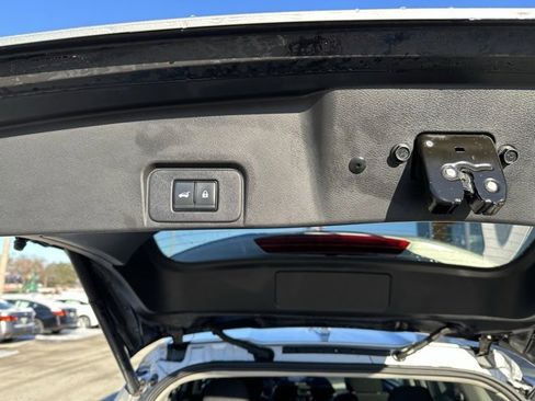 Used 2024 Nissan Rogue SV image 11