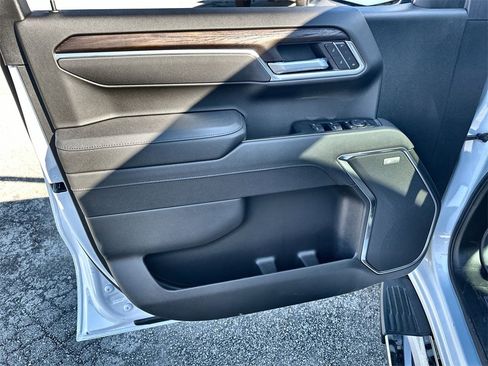 New 2026 GMC Sierra 1500 SLT image 21