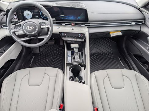 New 2026 Hyundai Elantra Limited FWD image 5