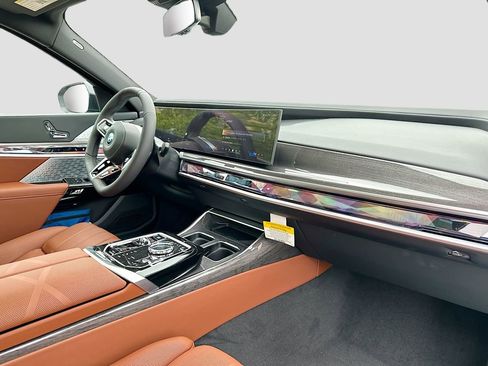 New 2026 BMW i7 xDrive60 AWD/4WD image 32