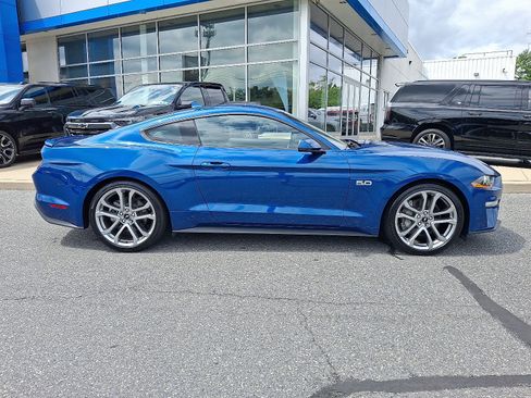 Used 2022 Ford Mustang GT Premium w/ Equipment Group 401A RWD image 8