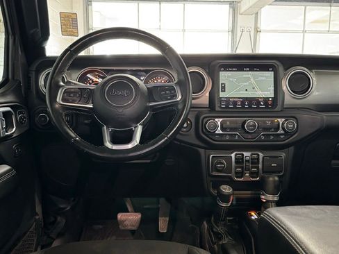Used 2019 Jeep Wrangler Unlimited Sahara AWD/4WD image 11