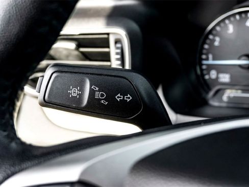 Used 2024 Ford Explorer XLT w/ Equipment Group 202A image 19