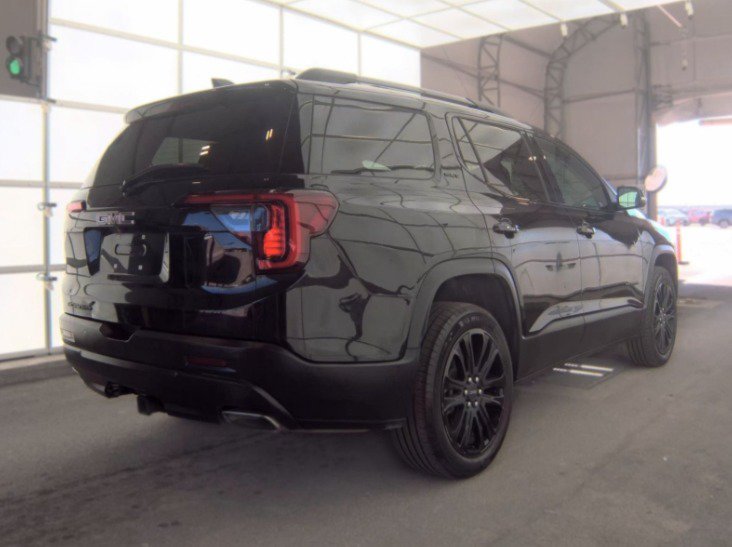 Used 2022 GMC Acadia SLT w/ Elevation Edition FWD image 2
