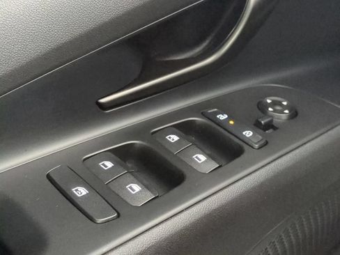 Used 2025 Hyundai Elantra Sport FWD image 28