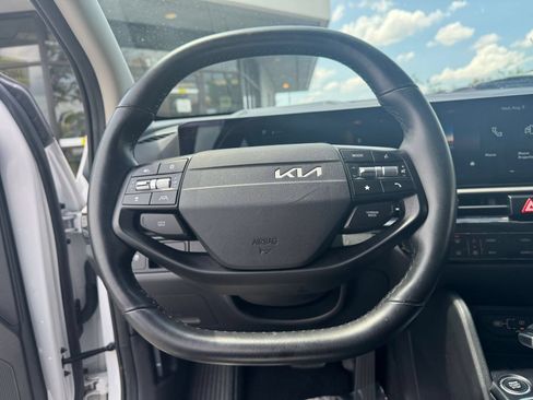 Used 2026 Kia Sportage LX AWD/4WD image 28
