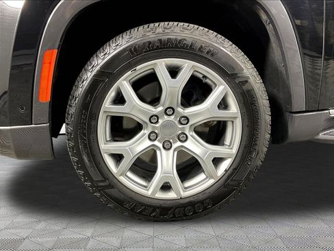 Used 2022 Jeep Wagoneer Series II AWD/4WD image 34