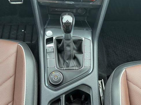 Certified 2024 Volkswagen Tiguan SEL R-Line AWD/4WD image 20