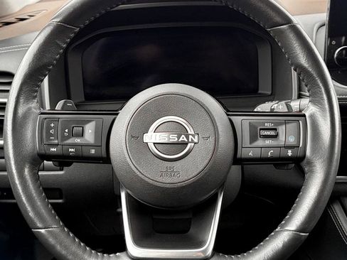 Used 2022 Nissan Rogue Platinum w/ Head-Up Display Package image 18