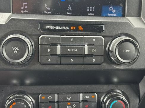 Used 2019 Ford F150 XLT w/ Equipment Group 302A Luxury AWD/4WD image 32