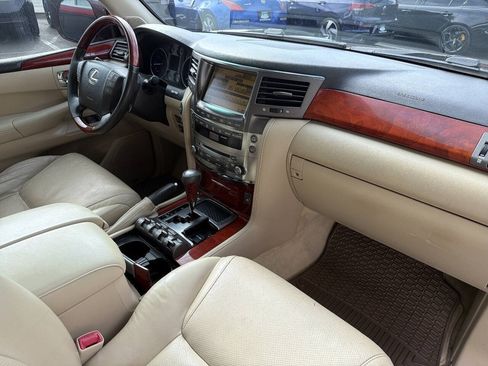 Used 2010 Lexus LX 570 4WD image 16