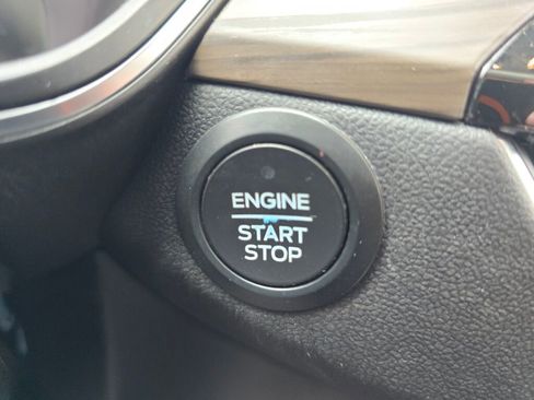 Used 2020 Ford Escape Titanium image 27