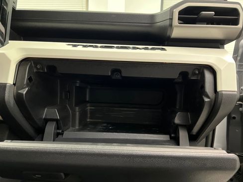 Used 2024 Toyota Tacoma TRD Off-Road AWD/4WD image 27