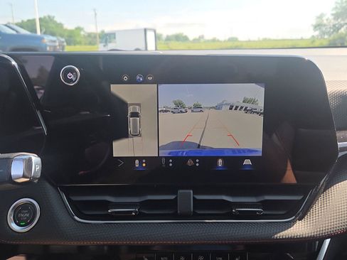 Used 2025 Chevrolet Equinox RS w/ Safety and Technology Package FWD image 23