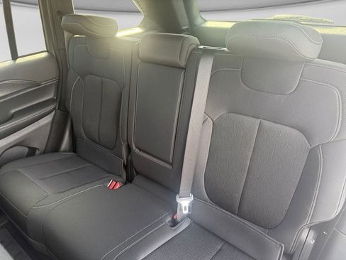 Used 2025 Jeep Grand Cherokee Laredo w/ Luxury Tech Group I image 28