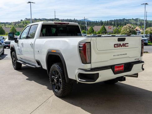 New 2026 GMC Sierra 3500 AT4 AWD/4WD image 5