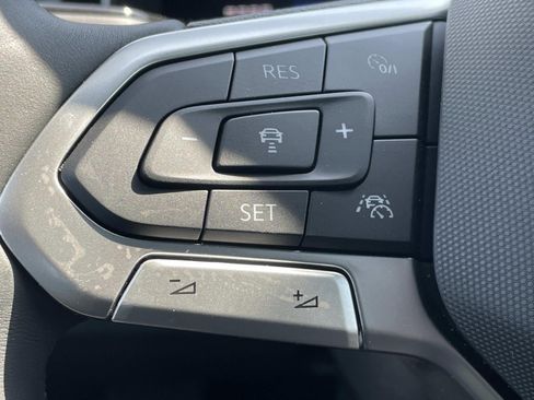 New 2026 Volkswagen Jetta SE FWD image 21