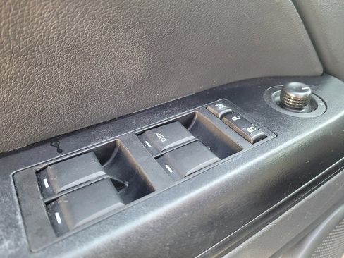 Used 2015 Jeep Compass Sport image 27