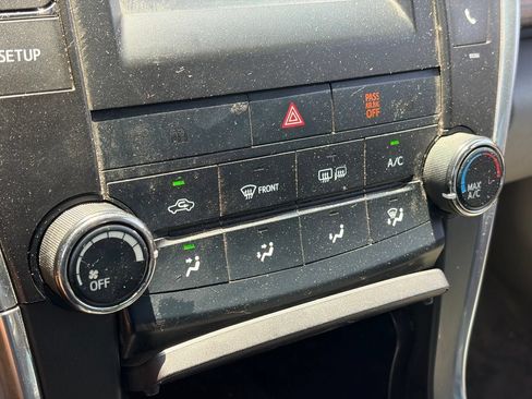 Used 2015 Toyota Camry LE FWD image 8