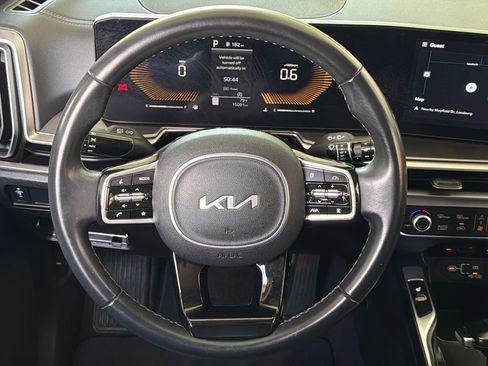Used 2024 Kia Sorento S w/ Panoramic Sunroof Package FWD image 4