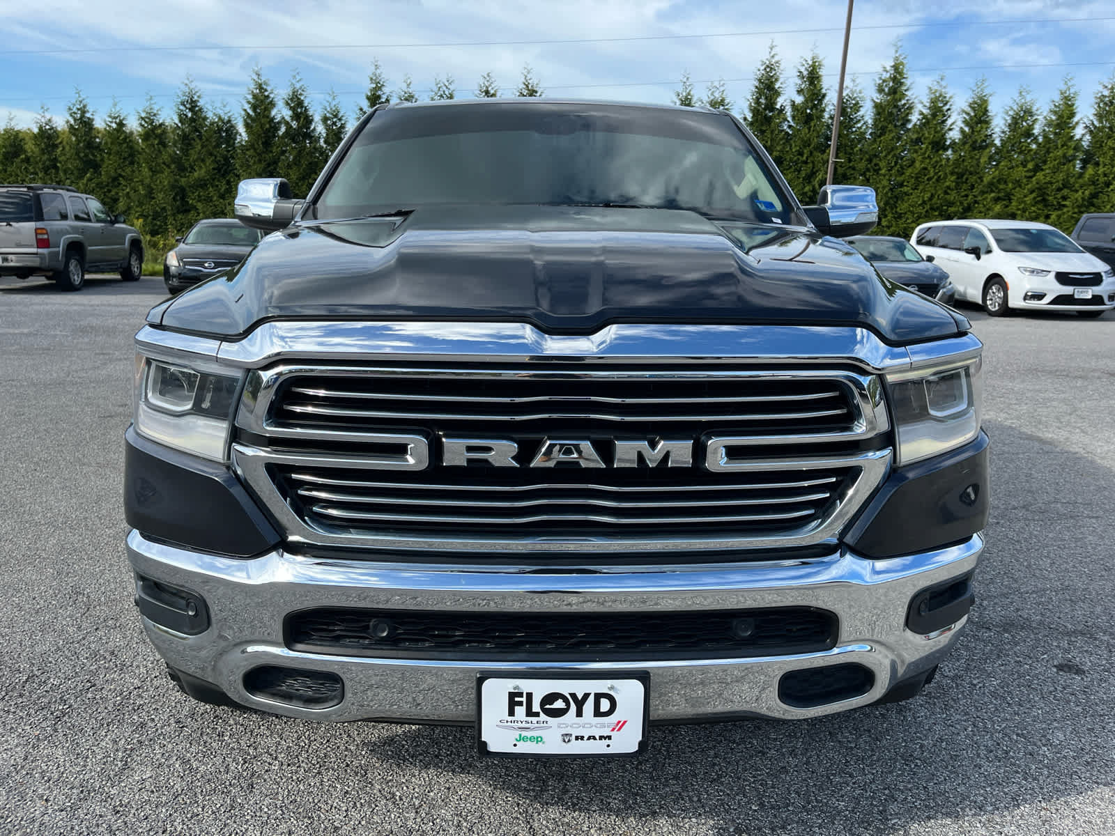 Used 2019 RAM 1500 Laramie AWD/4WD image 8