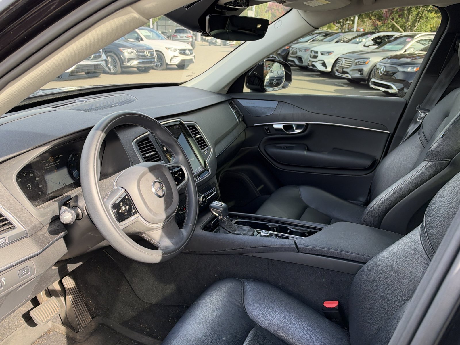 Used 2020 Volvo XC90 T5 Momentum w/ Protection Package Premier AWD/4WD image 14
