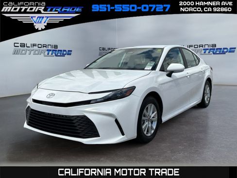 Used 2025 Toyota Camry LE FWD image 1