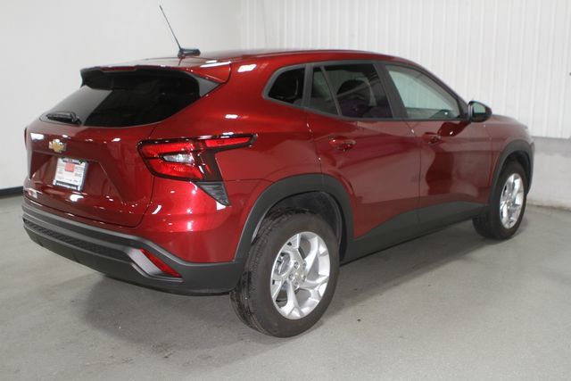Used 2025 Chevrolet Trax LS w/ LS Convenience Package FWD image 25