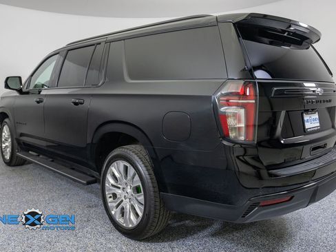 Used 2023 Chevrolet Suburban RST w/ Luxury Package AWD/4WD image 5