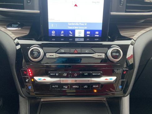 Used 2022 Ford Explorer Limited w/ Limited Technology Package image 36