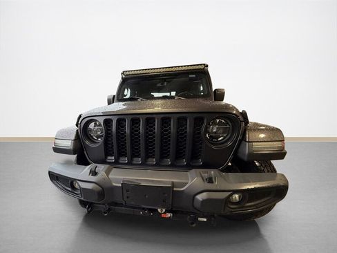 Used 2020 Jeep Gladiator Overland AWD/4WD image 9