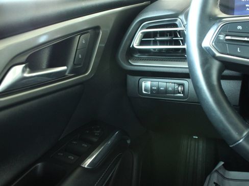 Used 2024 Chevrolet Traverse LT w/ LPO, Floor Liner Package AWD/4WD image 25