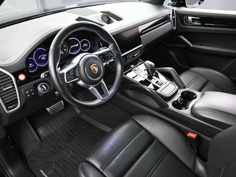 Certified 2023 Porsche Cayenne S Platinum AWD/4WD image 4